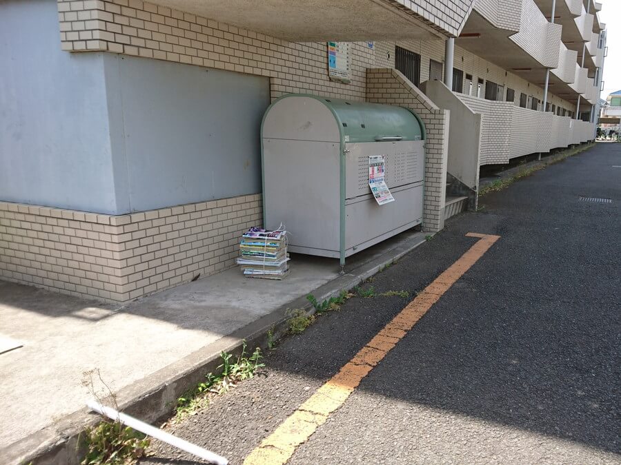 団地の裏側
